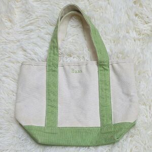 Bass Vintage 90s Green and Cream Tote Bag with Versatile Design